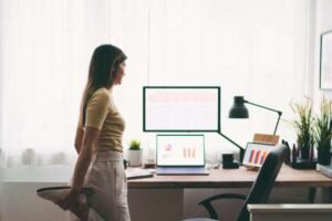 Manfaat Desk Exercise Di Sela Jam Kerja Kantor Yang Padat: 