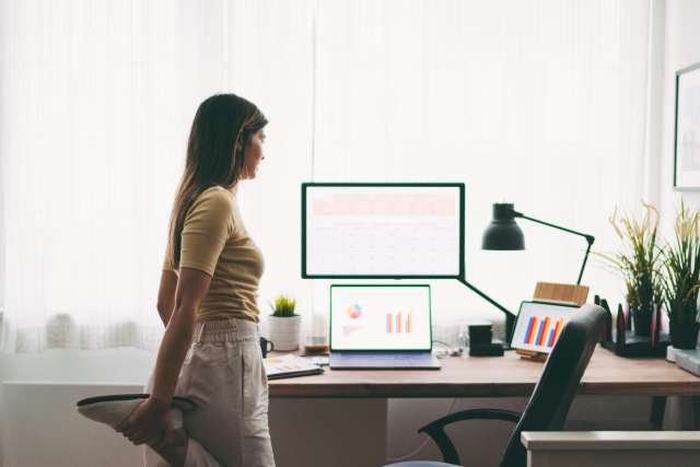 Manfaat Desk Exercise Di Sela Jam Kerja Kantor Yang Padat: